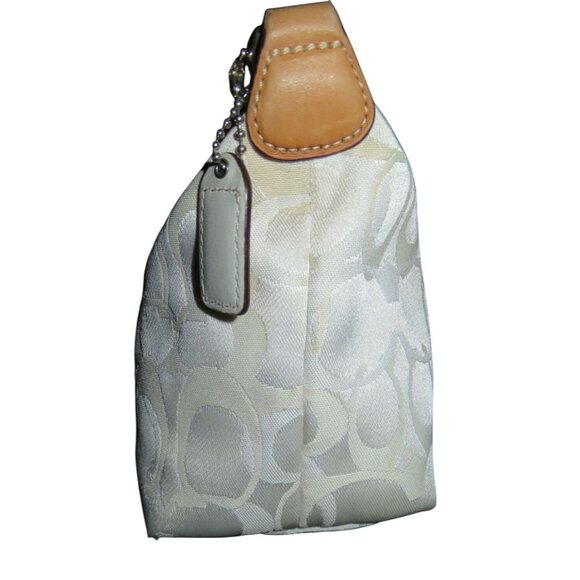 Coach 2005 Limited Edition Signature Optic White Cream Monogram Bumblebee Hobo - Picture 4 of 10